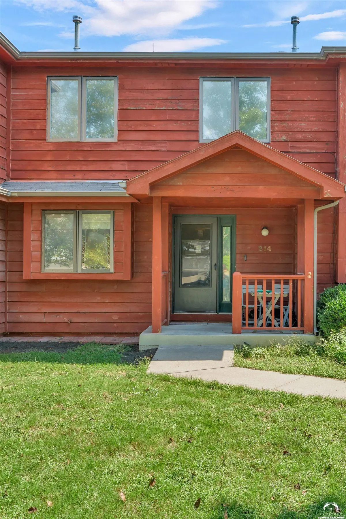 214 Glenview DR, Lawrence, KS 66049