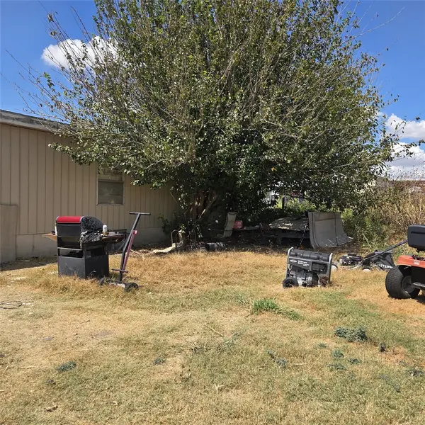 135 Mustang Creek North LOOP, Hutto, TX 78634