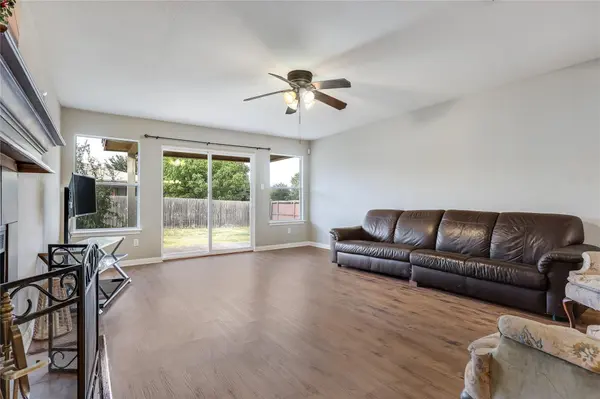 3800 Hickox DR, Round Rock, TX 78665