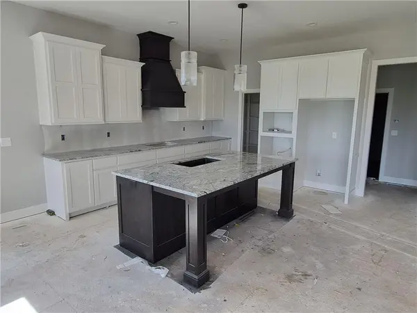 4525 145th CT, Basehor, KS 66007