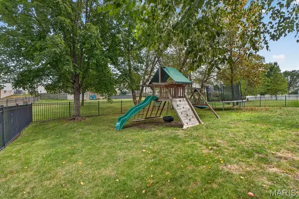 708 Brook Manor CT, Lake St Louis, MO 63367