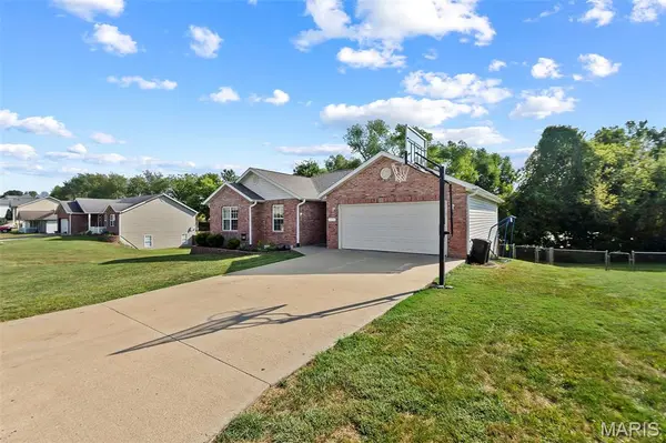 398 Mark AVE, Jackson, MO 63755