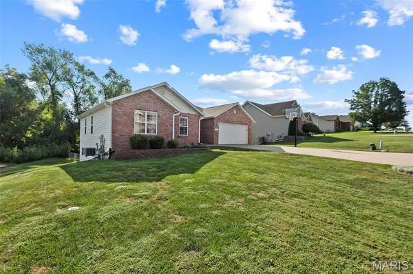 398 Mark AVE, Jackson, MO 63755