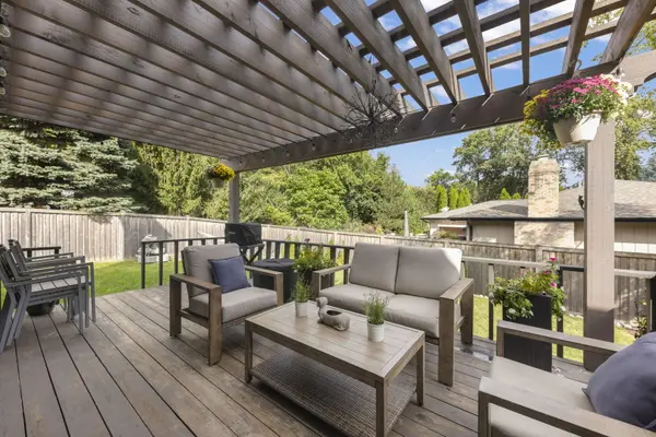 850 Glen Crest DR, Glen Ellyn, IL 60137