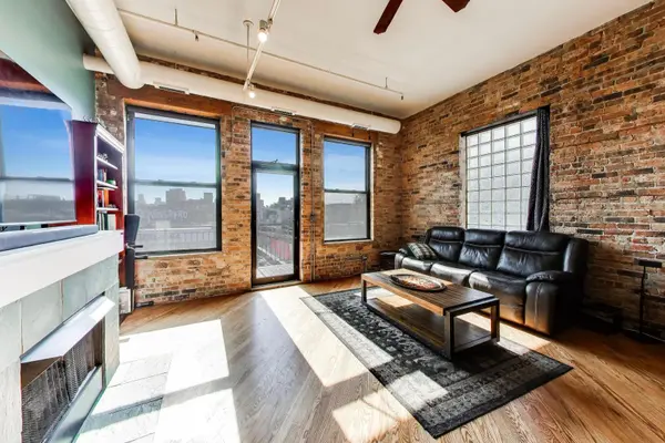 1400 N Milwaukee AVE #305, Chicago, IL 60622