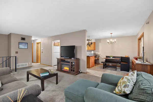 13616 W 137th PL, Burnsville, MN 55337
