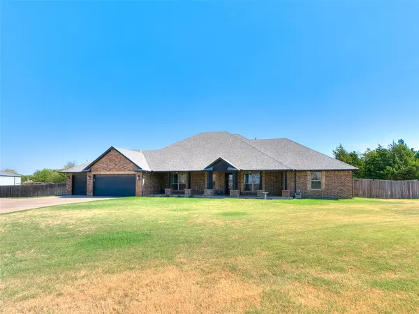 4500 Hillside LN, Edmond, OK 73025