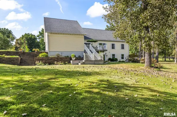 24 MARQUETTE LN, Springfield, IL 62712