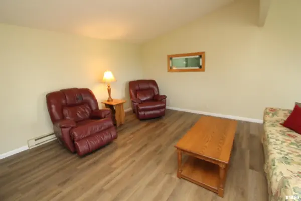 1107 N CONN RD, Hanna City, IL 61536