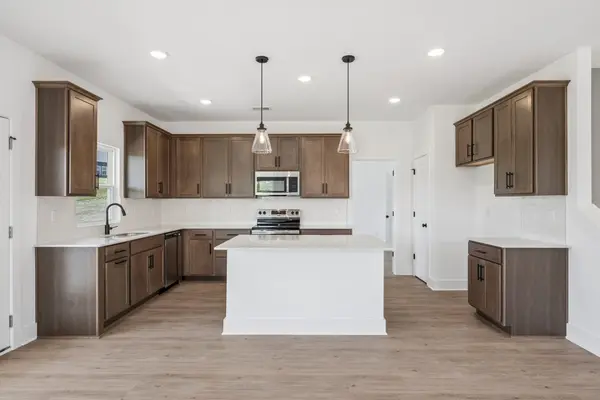 3204 Gravity Dr, Columbia, TN 38401