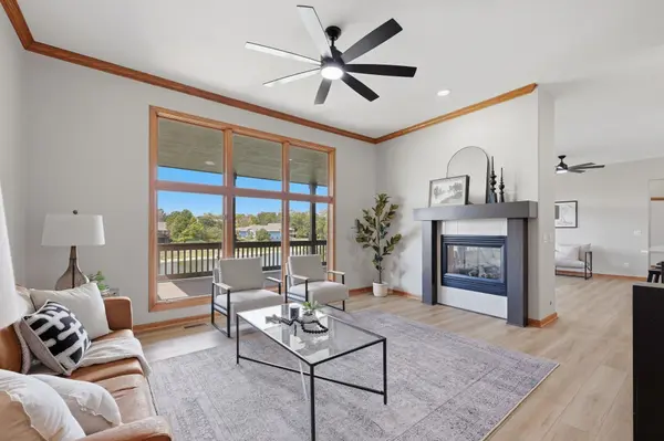 1017 N Cedar Park Cir, Wichita, KS 67235