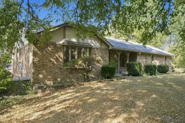 4274 N Farm Road 101, Springfield, MO 65803