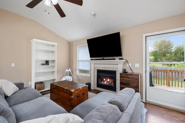 827 N Franklin AVE, Republic, MO 65738