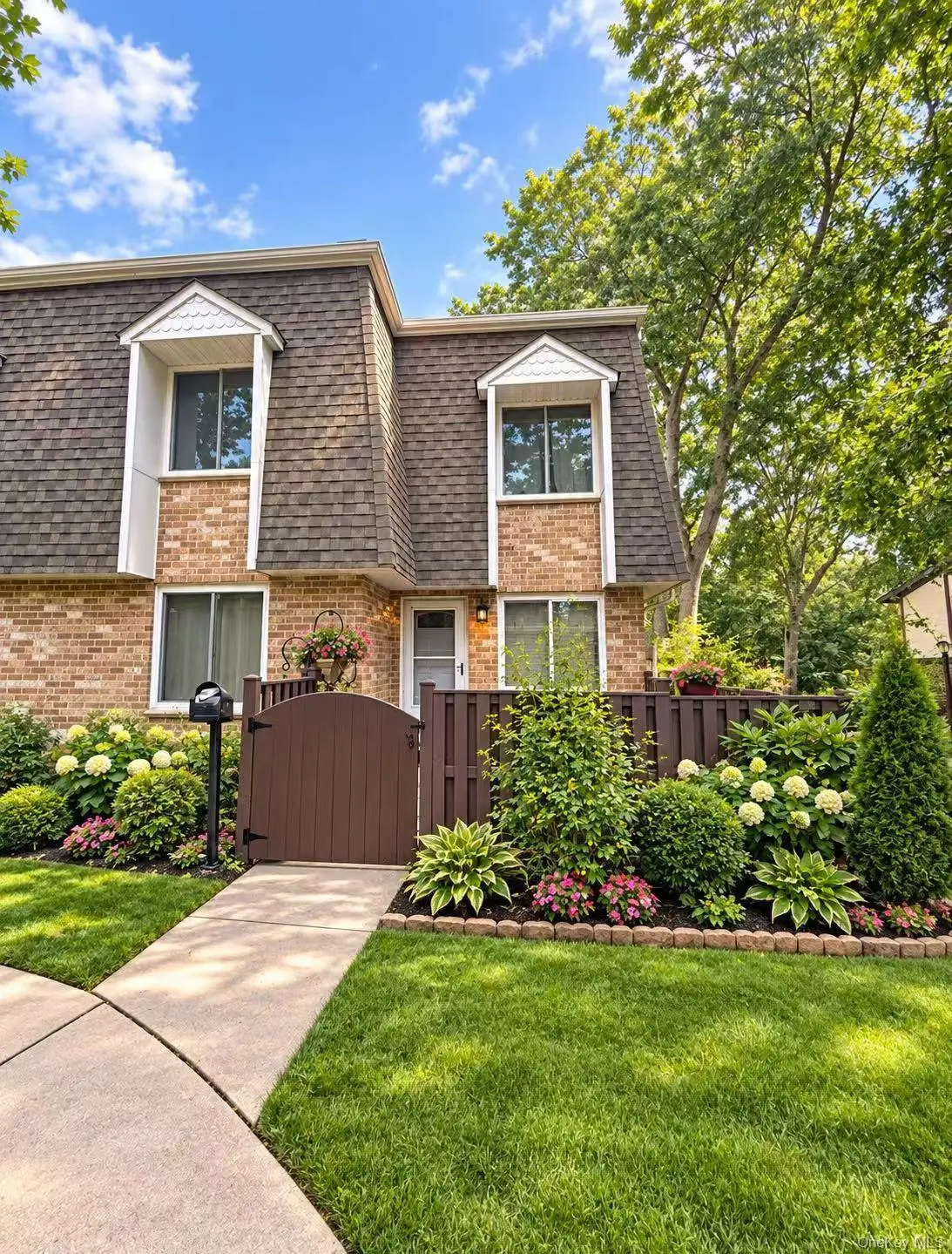 177 Cambridge DR, Port Jefferson, NY 11776