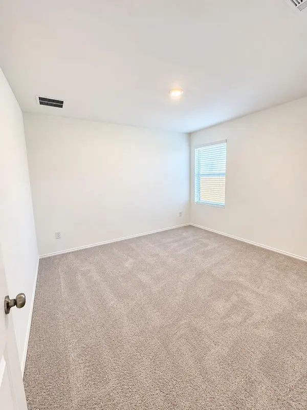 424 Jones Beach LN, Jarrell, TX 76537