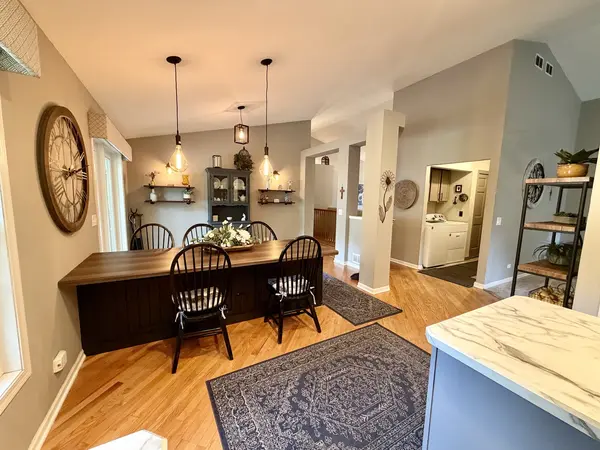5024 Spring RD, Mchenry, IL 60050