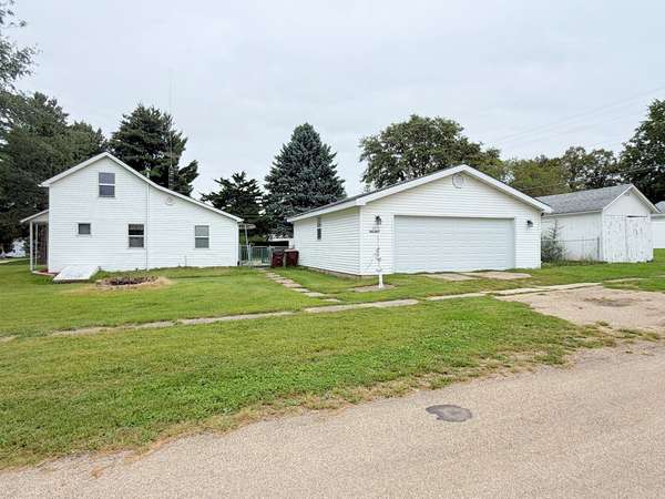 217 S Walnut ST, Shannon, IL 61078