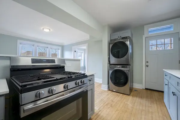845 Lyman AVE #2S, Oak Park, IL 60304