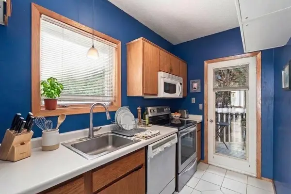 3059 Lake Shore DR #A, Minneapolis, MN 55416