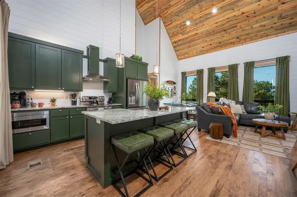 110 E Fork CIR, Broken Bow, OK 74728