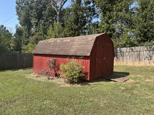 2111 Robin Rd, Bowling Green, KY 42101