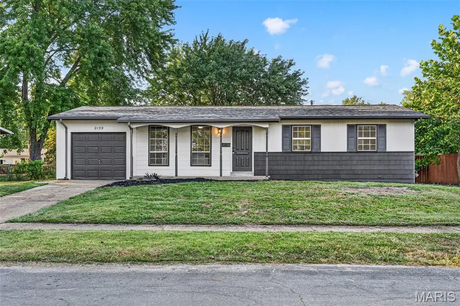 2159 Aristocrat DR, Florissant, MO 63031