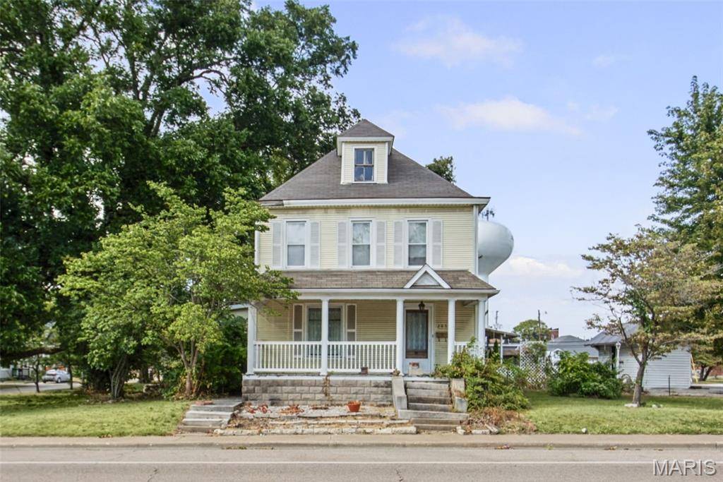 205 W Carpenter ST, Jerseyville, IL 62052