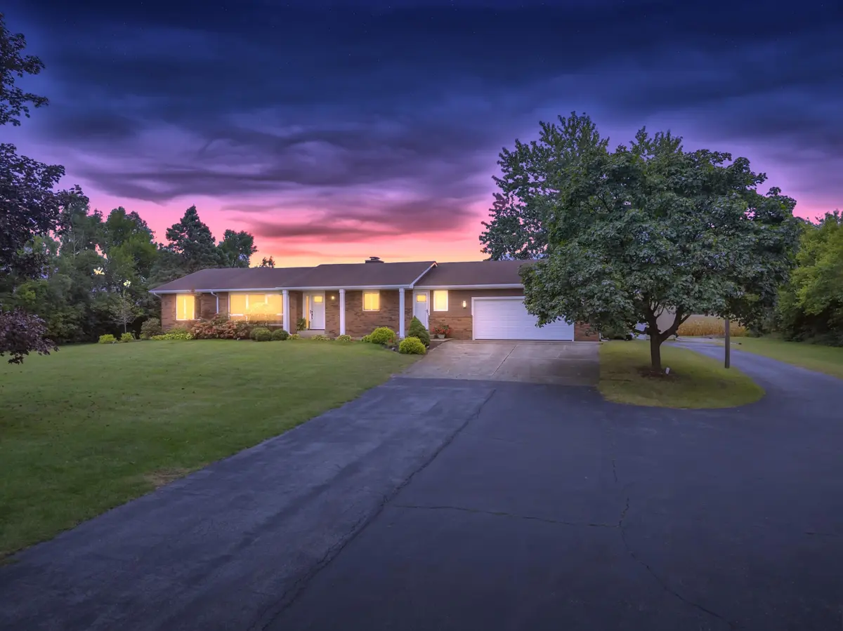 7501 W 1400, Demotte, IN 46310