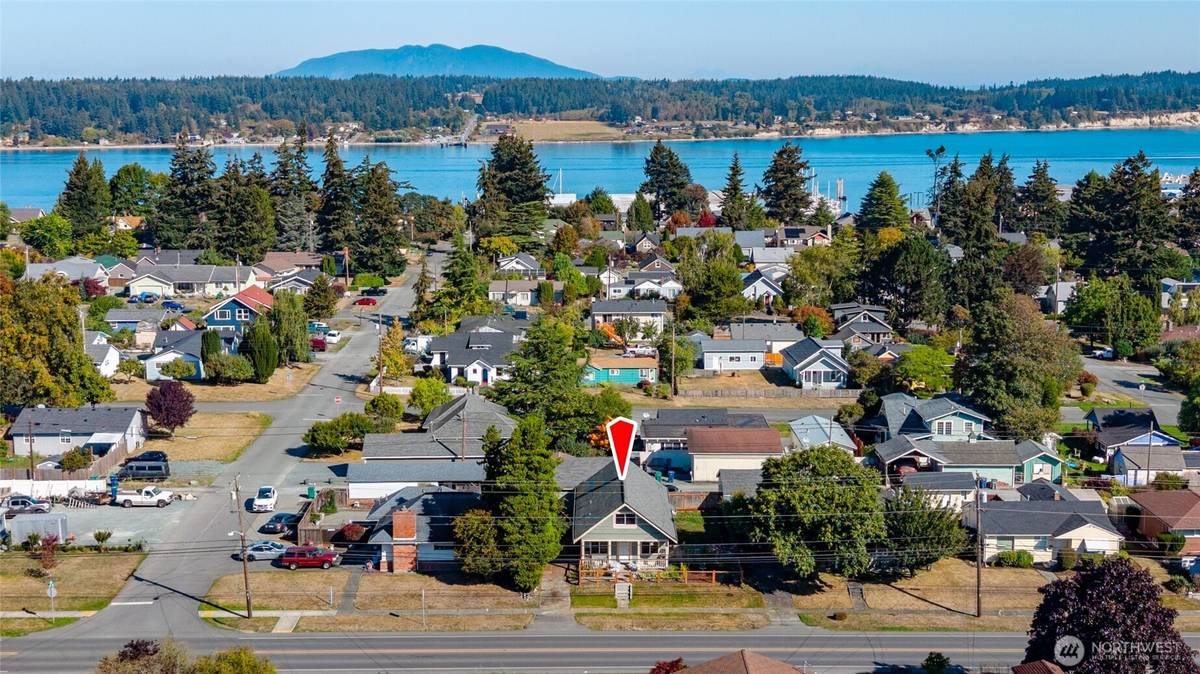 1616 12th ST, Anacortes, WA 98221