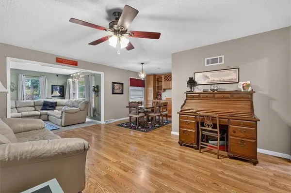3800 S Drumm AVE, Independence, MO 64055