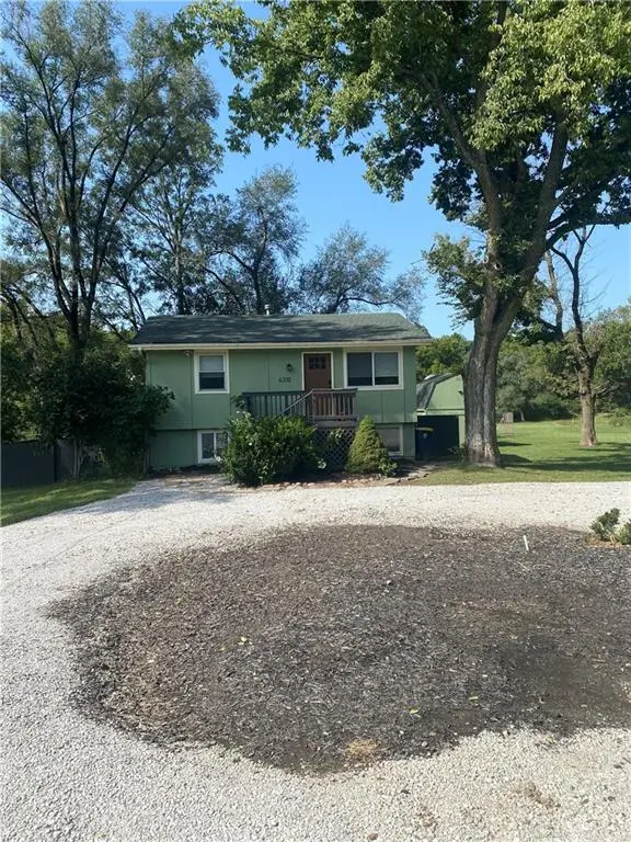6310 NW Waukomis DR, Kansas City, MO 64151