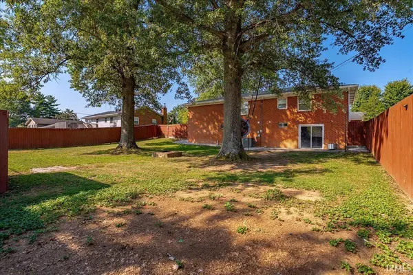 1112 Tower DR, Boonville, IN 47601