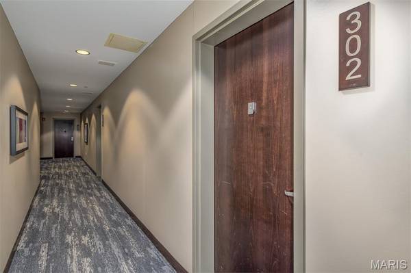 9 N Euclid AVE #302, St Louis, MO 63108