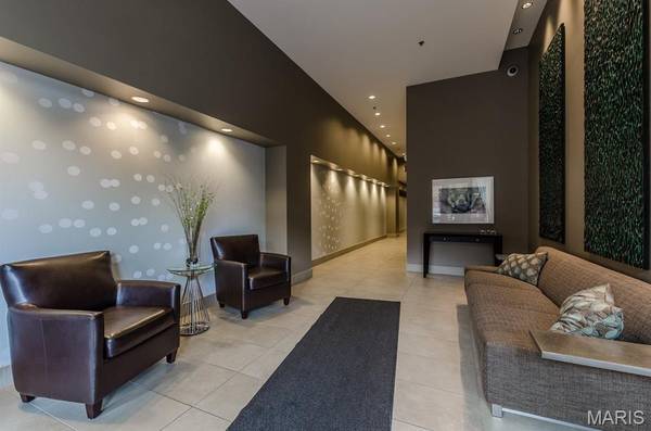 9 N Euclid AVE #302, St Louis, MO 63108