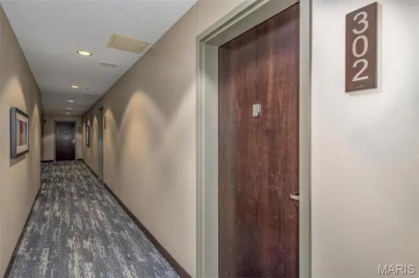 9 N Euclid AVE #302, St Louis, MO 63108
