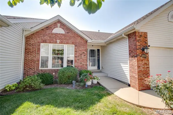 6814 Kensington DR, Maryville, IL 62062