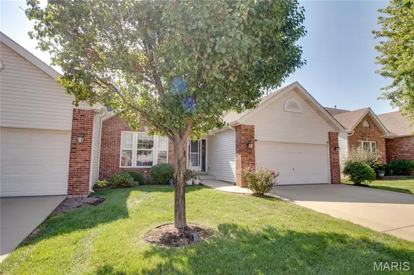 6814 Kensington DR, Maryville, IL 62062