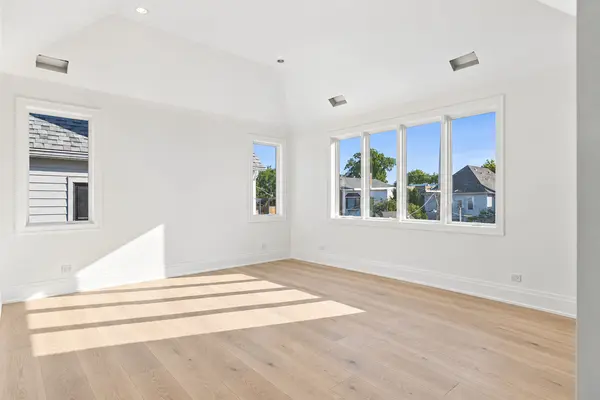 3909 N Hamilton AVE, Chicago, IL 60618