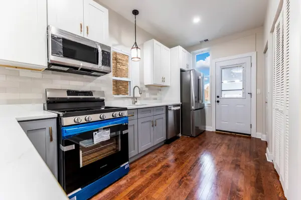 18 S Austin BLVD #1, Oak Park, IL 60304