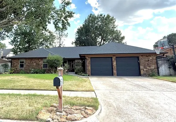 3918 Brookhollow RD, Norman, OK 73072
