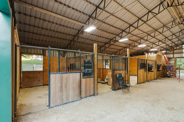 78 Shannon Rd, Leoma, TN 38468