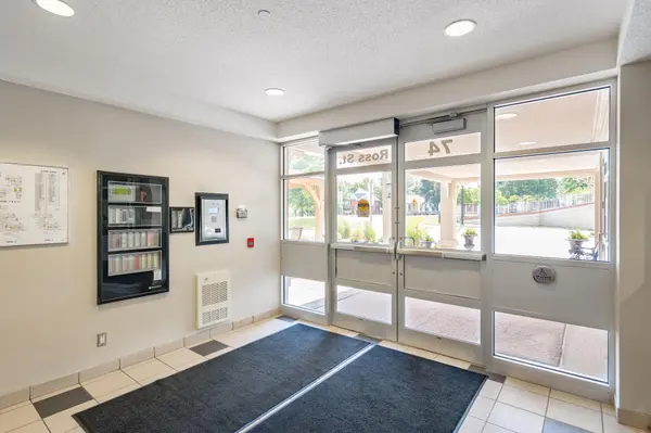 74 Ross ST #82, Barrie, ON L4N 1G3