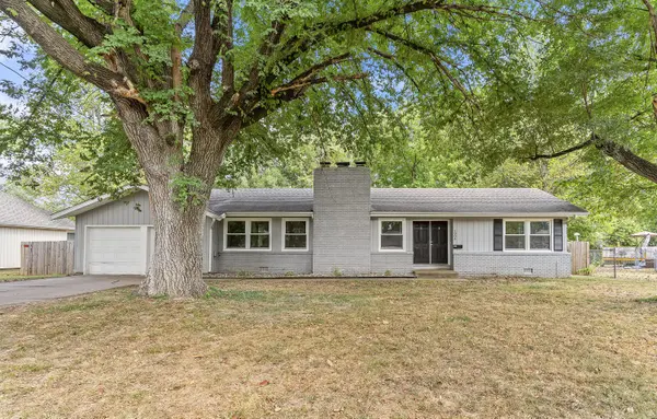 1904 S Glencrest AVE, Springfield, MO 65804