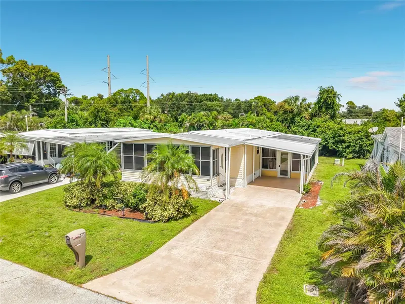 225 SHRUB LN N, North Fort Myers, FL 33917