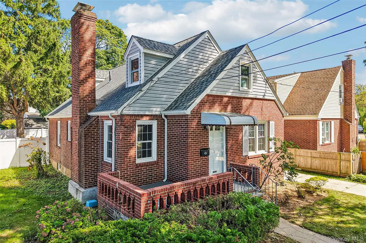 70 Paul AVE, New Hyde Park, NY 11040