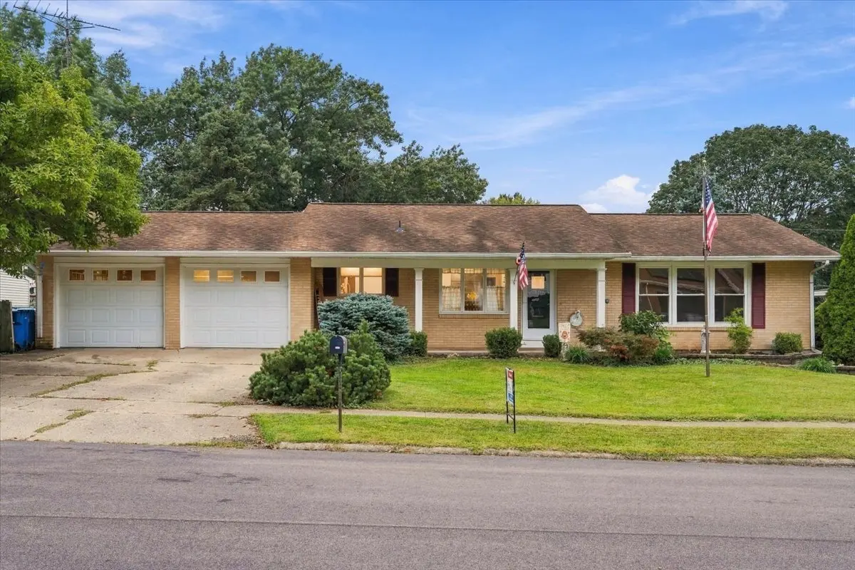1113 Beech DR, Dixon, IL 61021