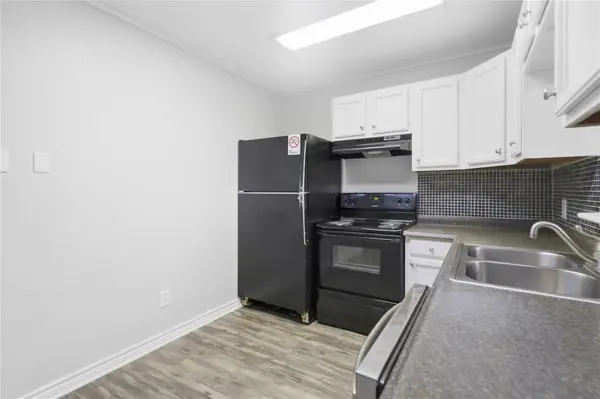 1624 Aquarena Springs DR #B114, San Marcos, TX 78666