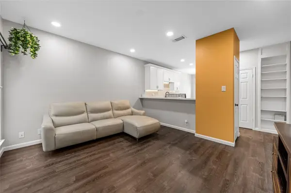 2414 Longview ST #202, Austin, TX 78705