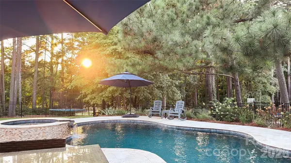 8049 Ravenwood LN, Stanley, NC 28164