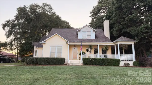 8049 Ravenwood LN, Stanley, NC 28164